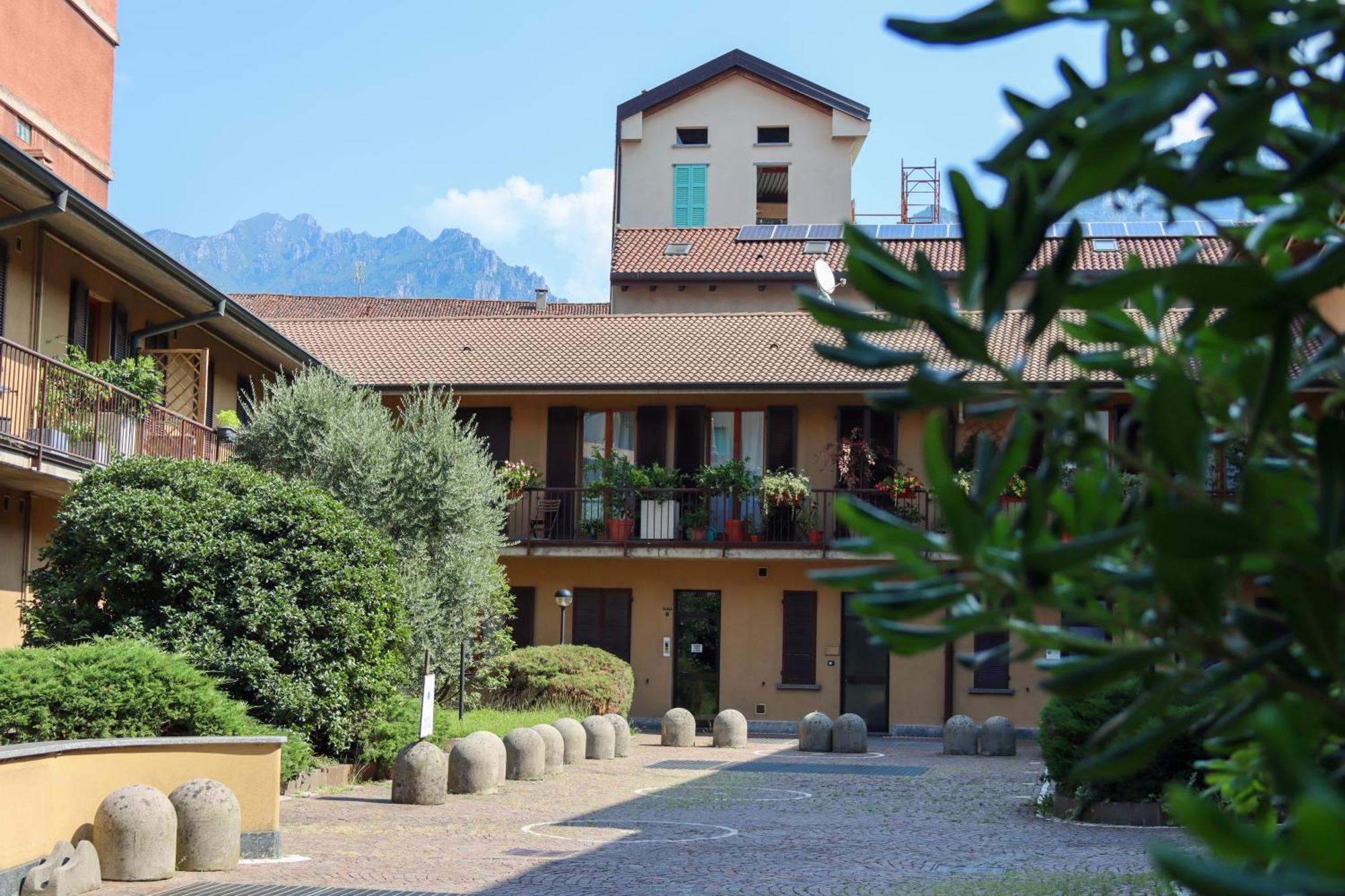 Appartement Casa Ardo Wifi & Free Parking In Lecco Center Extérieur photo